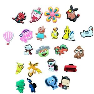 Miscellaneous Lot Of 22 Croc/Shoe‎ Charms Pokemon/Star Wars/My Little Pony Etc
